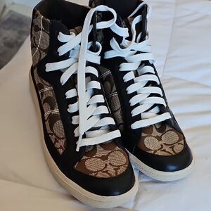 Coach Eegant Women's High-Top Sneakers with Signature Pattern